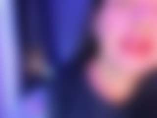 AllieBennet MILF webcam performer live streaming