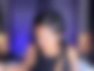 Live cam show with AllieBennet - Flashing on Dolls Live