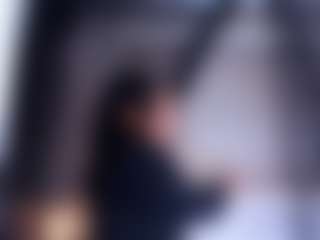 AllieBennet MILF webcam performer live streaming