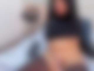AllieBennet MILF webcam performer live streaming