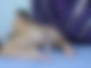 Live cam show with Kiara2asm - Oil on Dolls Live