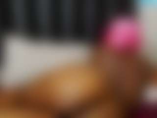 Live cam show with PweedyBooty - Thin on CamClone
