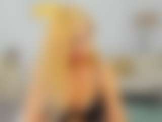 Live cam show with Ariannaaxx - Striptease MILF on fuklive.com