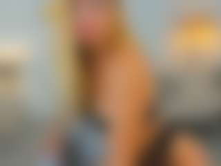 Live cam show with Ariannaaxx - Middle Aged on Livezox