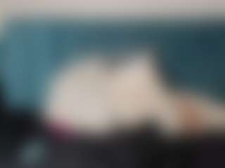 Live cam show with Casca-Loly - Smoking on Camsoda
