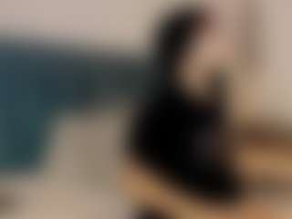 Live cam show with Casca-Loly - Smoking on madthumbs