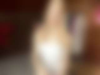 Live cam show with Elsa - Solo on StripNow