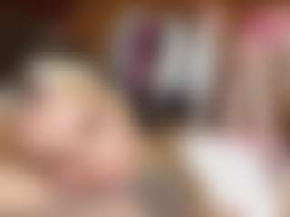 Live cam show with Elsa - Blonde Hair College on CamwithHer