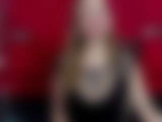 Live cam show with RochiCooper - Middle Aged on CamwithHer