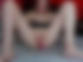 Live cam show with RochiCooper - Fingering MILF on PervPlay.com