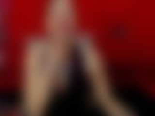 Live cam show with RochiCooper - Blonde Hair Middle Aged on Camsoda