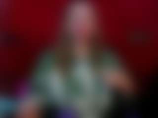 Live cam show with RochiCooper - Blonde Hair Middle Aged on Camming Site