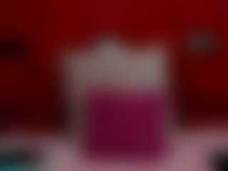 Live cam show with RochiCooper - Skinny MILF on liverealitysex.com
