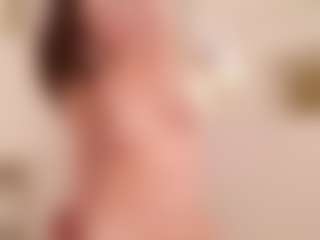 Live cam show with EllaNocturne - Camel Toe on Camming Site