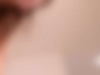 Live cam show with EllaNocturne - Thin on Camiplay Live