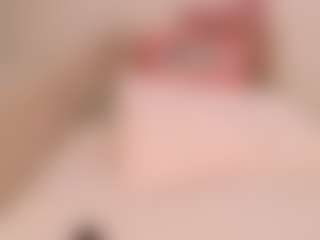 Live cam show with EllaNocturne - Thin on Milf Play