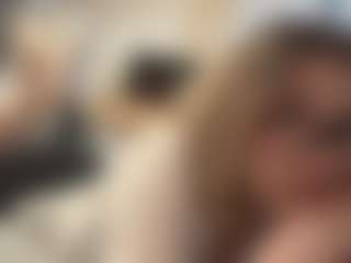 Live cam show with RamonitaMerle - Blonde Hair on livesuperchat.net