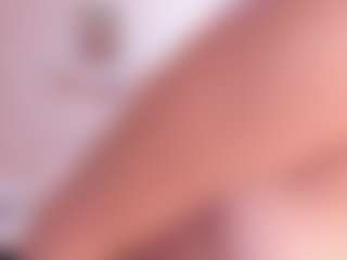 Live cam show with Kimberly-Montiel - Average on Lustler