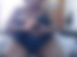 Live cam show with MATUREBUSSTY - Nipple Piercings on studioflirtlive.com