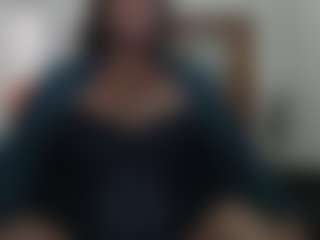 Live cam show with MATUREBUSSTY - Nipple Piercings on CamSextacy