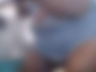 Live cam show with MATUREBUSSTY - Nipple Piercings on StripNow