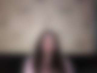 Live cam show with Silvia - Facial on Fapmatic.com