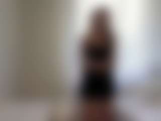 Bella's Live Sex Cam Show