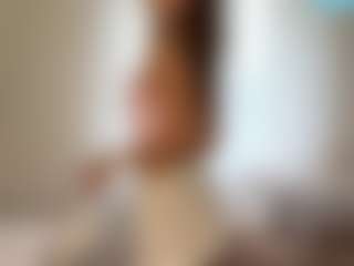 Bella's Live Sex Cam Show
