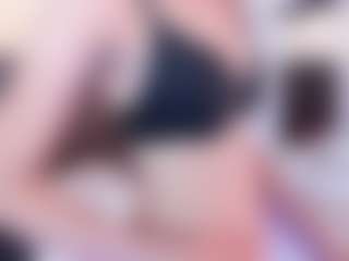 Live cam show with IVYROSSE7 - Camel Toe on livesuperchat.net