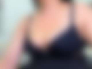 Jackeline-23 MILF webcam performer live streaming