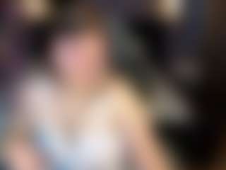 Live cam show with KittyLiikk - Moaning on madthumbs