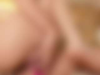 Live cam show with Payton-Oliver - Fingering on Uber Horny