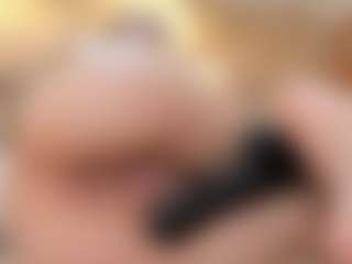 Live cam show with Payton-Oliver - Fingers on Hubzter Live
