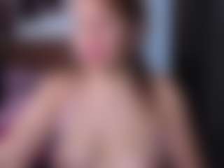 Live cam show with VictoryMilf - Public Mature on AdultVida.com