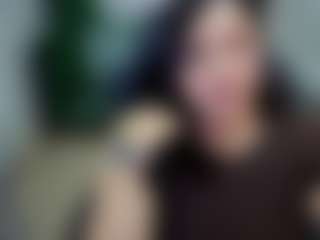 Anthonella-Stone-T MILF webcam performer live streaming