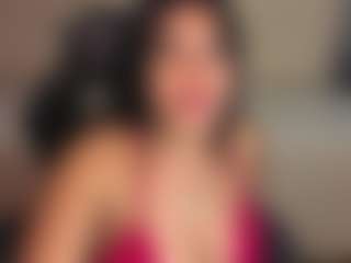 Live cam show with BELLABIGTITS - Moaning on Uber Horny