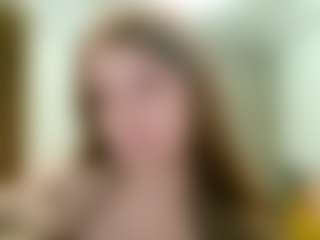 Live cam show with ElbaWidmaier - Nipple Piercings on AdultVida.com