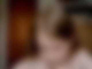 Live cam show with ElbaWidmaier - Green Eyes on Dolls Live