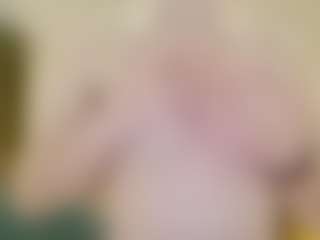Live cam show with ElbaWidmaier - Hairy Pussy on StripNow