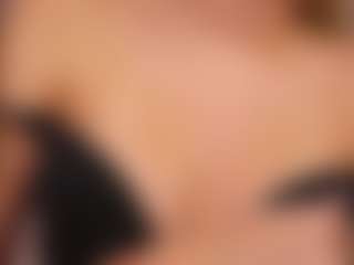 JoannieLarke's Live Sex Cam Show