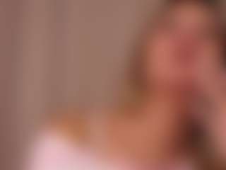 JoannieLarke's Live Sex Cam Show