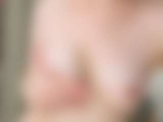 Live cam show with Luci-XO - Small Tits on livesuperchat.net