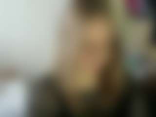 Live cam show with Luna - Moaning on SinfulBabes