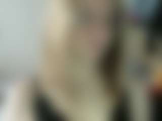 Live cam show with Luna - Average on Camsoda Late Night