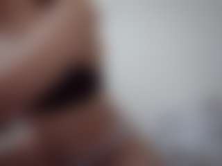 Live cam show with Luna - Ass Bouncing on Dolls Live
