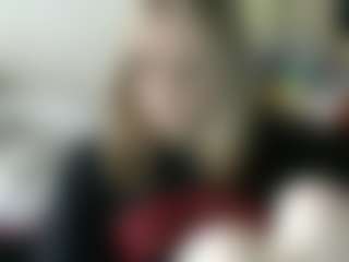 Live cam show with Luna - Upskirt on AdultVida.com