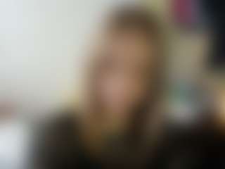 Live cam show with Luna - Handjob on madthumbs