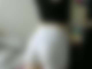 Live cam show with Luna - Average on TeamSkeetLive
