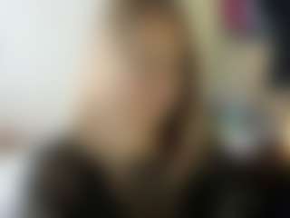 Live cam show with Luna - Cute on Fling VIP Chat