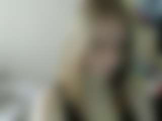 Live cam show with Luna - Full Nudity on Cam Slut